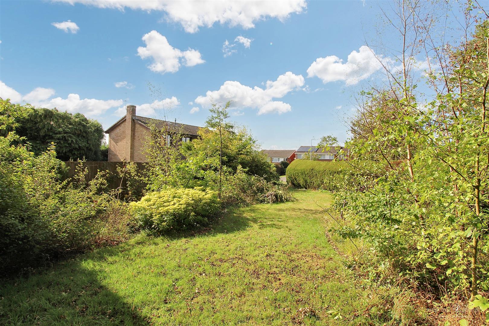 4 bed property in Fircroft Close, Reading